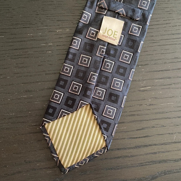Joe Joseph Abboud Men’s Tie Square Pattern Silk - Picture 3 of 3